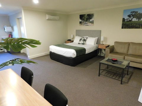Alexander Cameron Suites - Tourism Hervey Bay 8