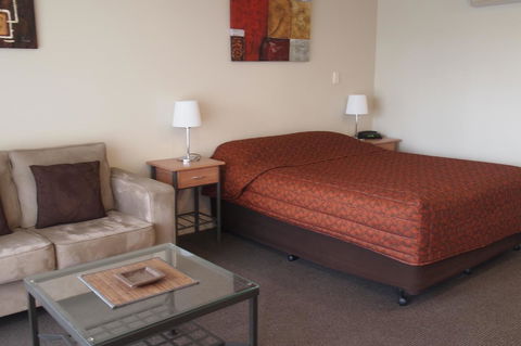 Alexander Cameron Suites - Tourism Hervey Bay 25