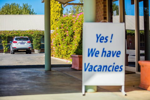 Country Roads Motor Inn Naracoorte - Hervey Bay Accommodation 22
