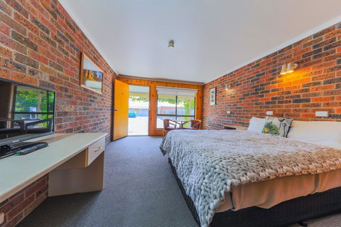 Country Roads Motor Inn Naracoorte - Hervey Bay Accommodation 4