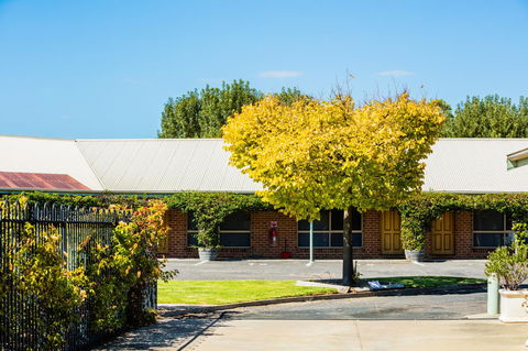 Country Roads Motor Inn Naracoorte - Hervey Bay Accommodation 6