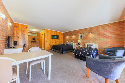 Country Roads Motor Inn Naracoorte - Hervey Bay Accommodation 25