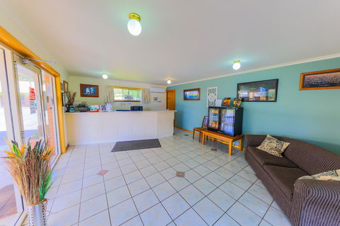 Country Roads Motor Inn Naracoorte - Hervey Bay Accommodation 14