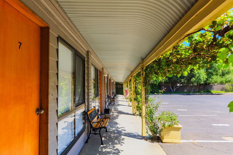 Country Roads Motor Inn Naracoorte - Hervey Bay Accommodation 27