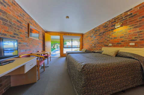 Country Roads Motor Inn Naracoorte - Hervey Bay Accommodation 10