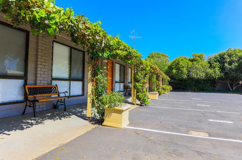 Country Roads Motor Inn Naracoorte - Hervey Bay Accommodation 26