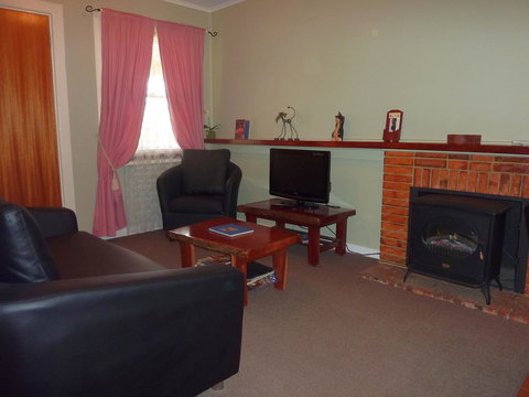 Ruby\'s Cottage - Hervey Bay Accommodation 3