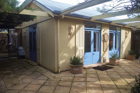 Athelney Cottage Bed And Breakfast - Hervey Bay Accommodation 1