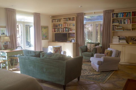 Athelney Cottage Bed And Breakfast - Hervey Bay Accommodation 23