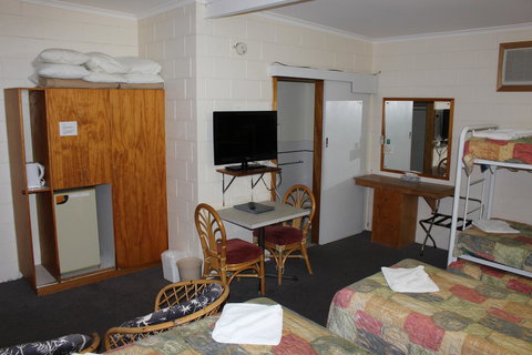 Island Motel Kingscote - Hervey Bay Accommodation 30