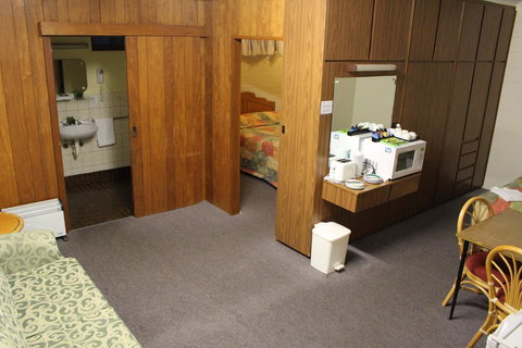 Island Motel Kingscote - Hervey Bay Accommodation 12