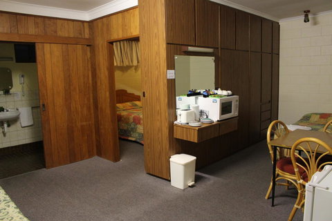 Island Motel Kingscote - Hervey Bay Accommodation 9