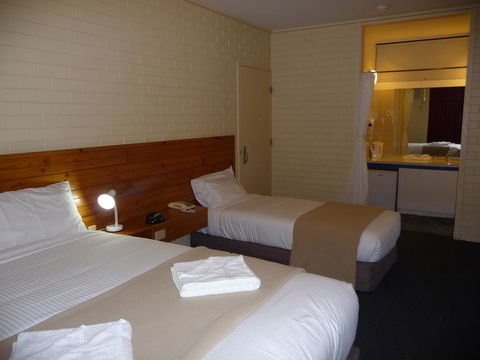 The Wine Vine Hotel - Hervey Bay Accommodation 2