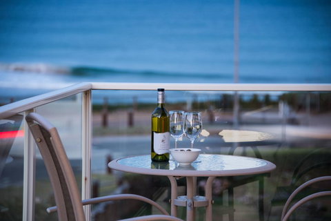 Stylish 3 Bedroom Beachview Apartment - Hervey Bay Accommodation 3