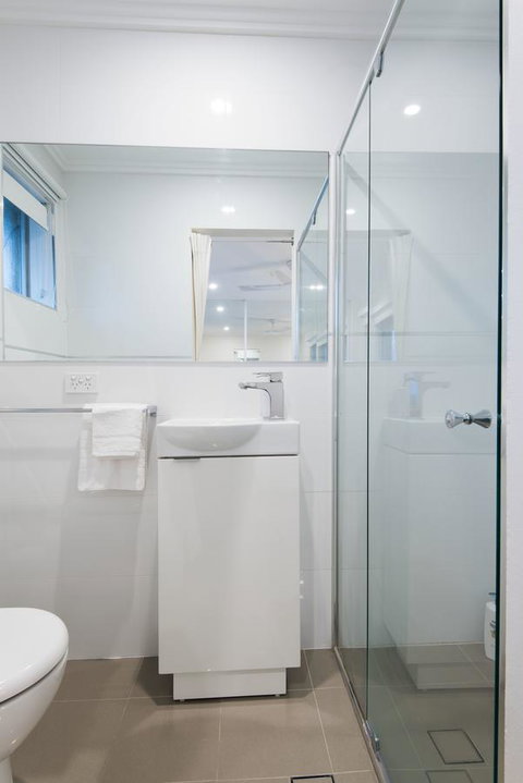 Stylish 3 Bedroom Beachview Apartment - Hervey Bay Accommodation 2