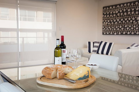 Stylish 3 Bedroom Beachview Apartment - Hervey Bay Accommodation 9