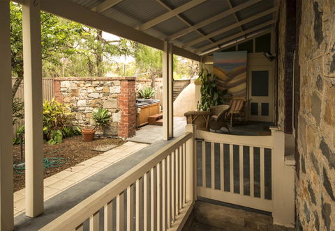 Yankalilla Bay Homestead - Tourism Hervey Bay 5