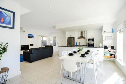 Blue Zone - Aldinga Beach - Hervey Bay Accommodation 1