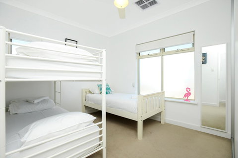 Blue Zone - Aldinga Beach - Hervey Bay Accommodation 9