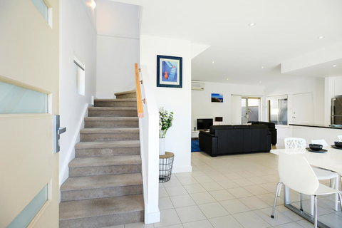 Blue Zone - Aldinga Beach - Hervey Bay Accommodation 8