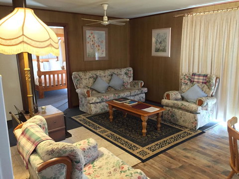 Clare Valley Cabins - Hervey Bay Accommodation 24