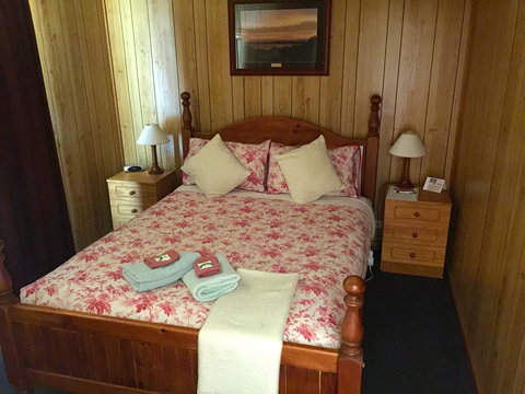 Clare Valley Cabins - Hervey Bay Accommodation 6