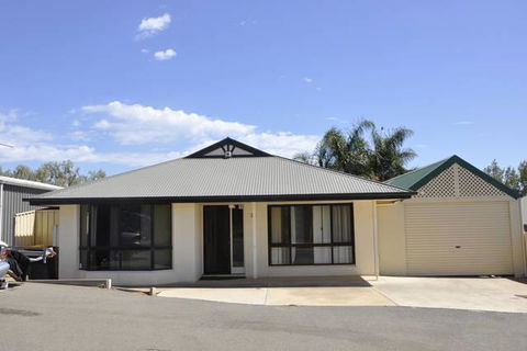 The Club House - Hervey Bay Accommodation 4