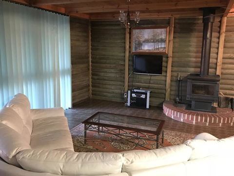 Shangri La Moonta Bay - Hervey Bay Accommodation 9