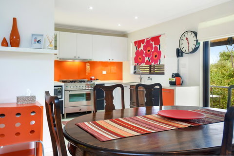 Red Door - Hervey Bay Accommodation 2