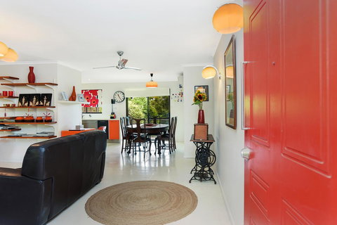 Red Door - Hervey Bay Accommodation 0