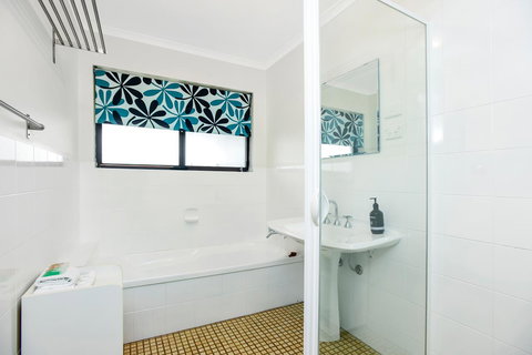 Red Door - Hervey Bay Accommodation 7