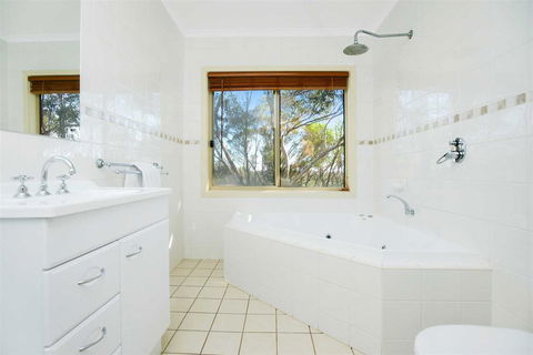 Cabernet Cottage - Tourism Hervey Bay 6