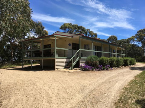 Cabernet Cottage - Tourism Hervey Bay 0