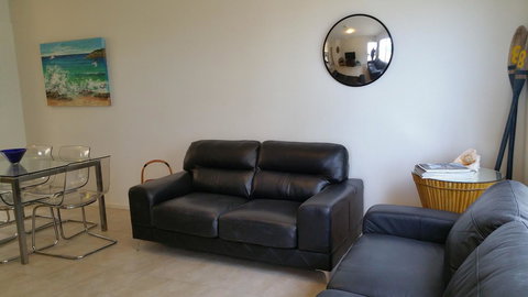 Acaill Accommodation Esplanade Living Self Check-In Self Check-Out - Tourism Hervey Bay 3