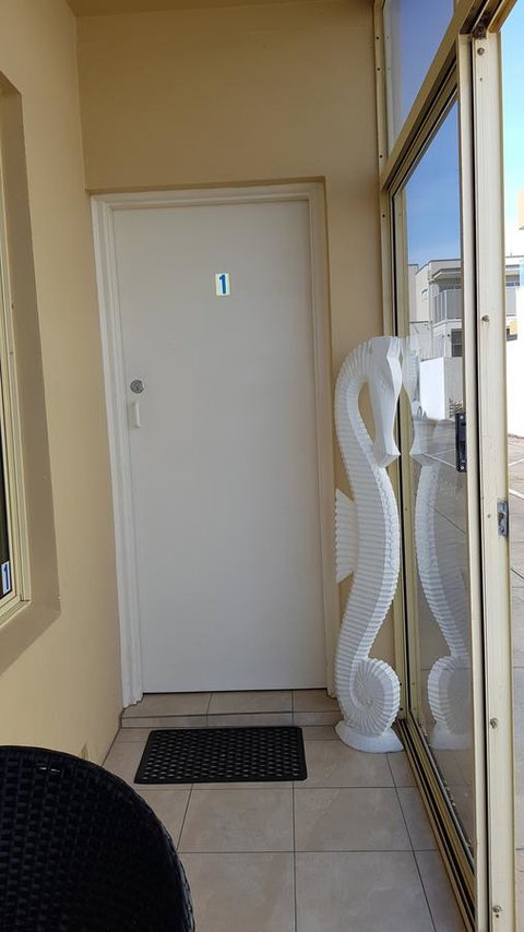 Acaill Accommodation Esplanade Living Self Check-In Self Check-Out - Tourism Hervey Bay 42