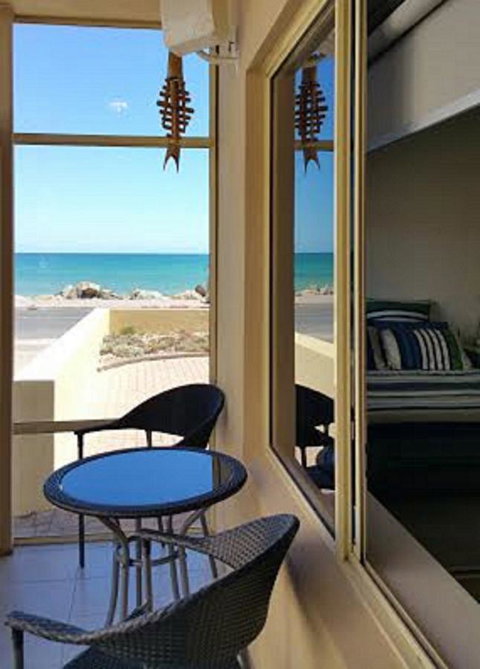 Acaill Accommodation Esplanade Living Self Check-In Self Check-Out - Tourism Hervey Bay 38