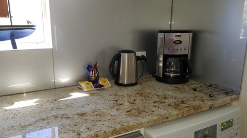 Acaill Accommodation Esplanade Living Self Check-In Self Check-Out - Tourism Hervey Bay 31