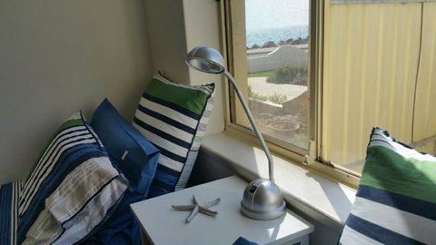 Acaill Accommodation Esplanade Living Self Check-In Self Check-Out - Tourism Hervey Bay 20