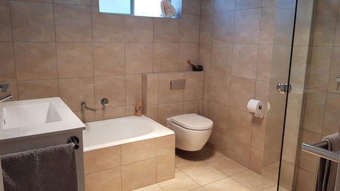 Acaill Accommodation Esplanade Living Self Check-In Self Check-Out - Tourism Hervey Bay 26