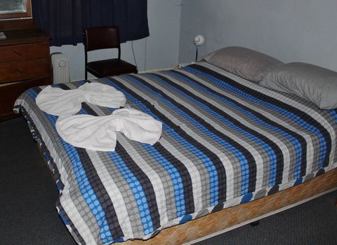 Royal Exchange Hotel - Tourism Hervey Bay 8