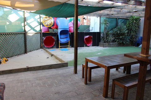 Royal Exchange Hotel - Tourism Hervey Bay 4