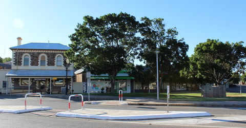 Royal Exchange Hotel - Tourism Hervey Bay 9