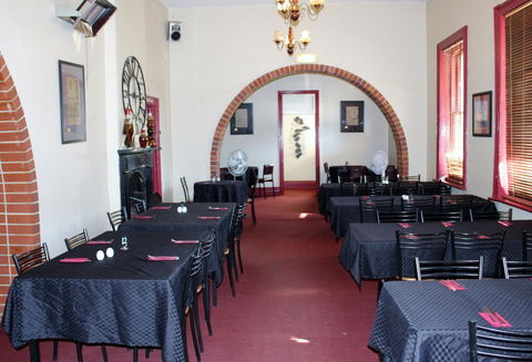 Royal Exchange Hotel - Tourism Hervey Bay 3