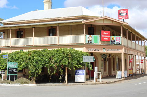 Royal Exchange Hotel - Tourism Hervey Bay 0