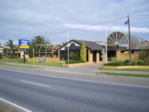 Aviators Lodge - Hervey Bay Accommodation 1