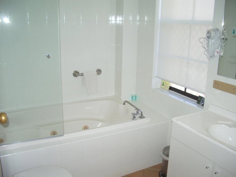 Aviators Lodge - Hervey Bay Accommodation 4