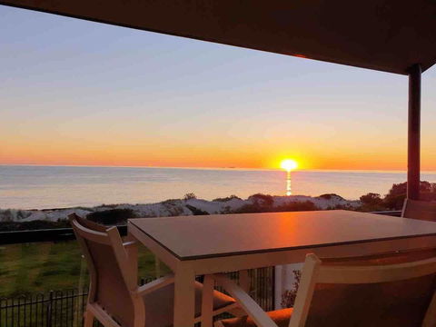 Luxurious 3 Bedroom Beachfront - Panoramic Views - Tourism Hervey Bay 0