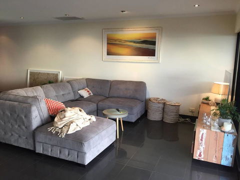 Luxurious 3 Bedroom Beachfront - Panoramic Views - Tourism Hervey Bay 4