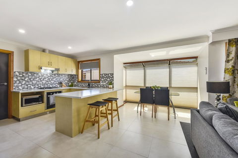 City Four Apartment - Tourism Hervey Bay 0