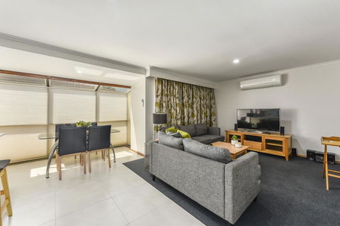 City Four Apartment - Tourism Hervey Bay 2